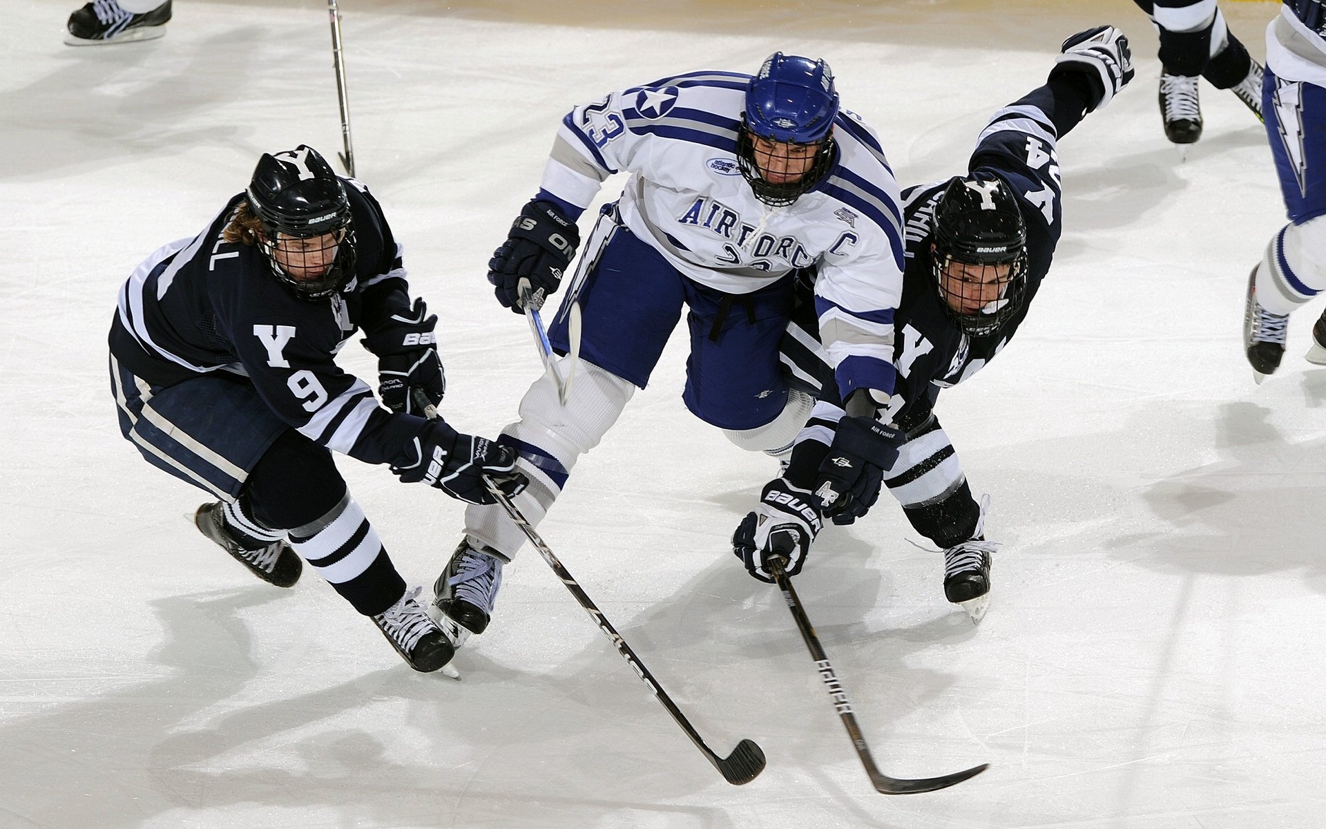 LCS战队为季后赛冲刺，lcs前几名进季后赛