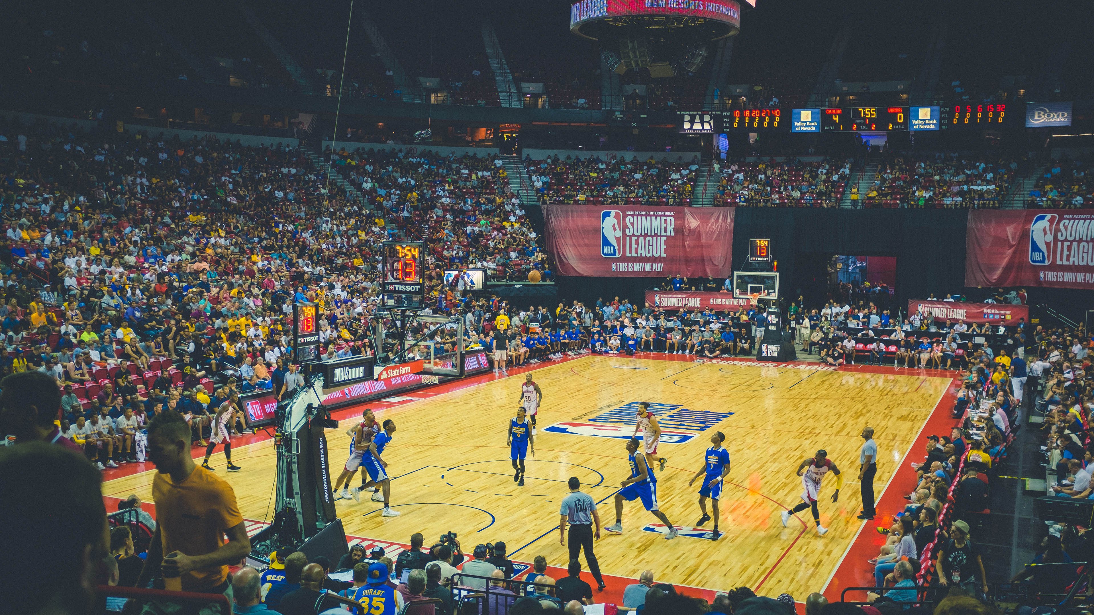 NBA球员直播堡垒之夜引百万围观，nba比赛主播