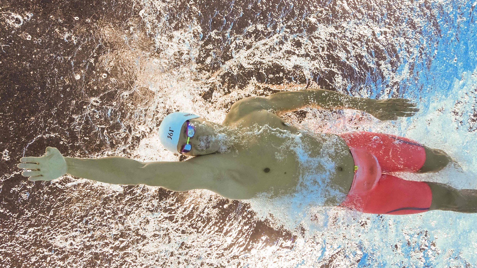 aiyouxi-乌拉圭队中场卡瓦尼在巴黎奥运会上展现出强大的进攻组织能力，乌拉圭足球前锋卡瓦尼